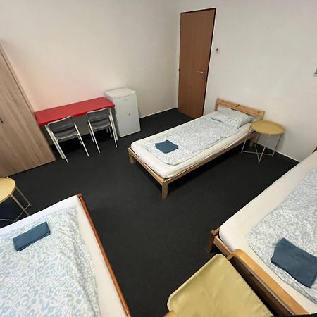 Rooms Veveri - Uvoz, 10 Min Peski Do Centru Brünn Exterior foto